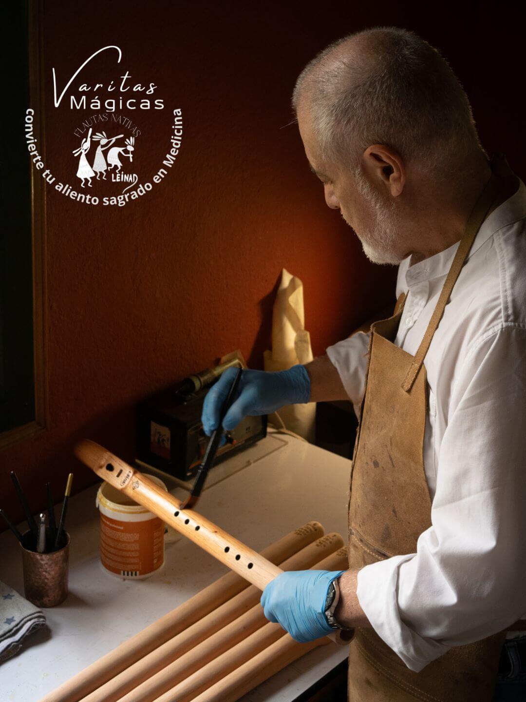 LeinaD – Maestro artesano de flautas nativas